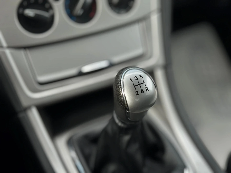 Ford Mondeo, 2009г., передний привод, механика