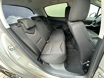 Peugeot 308, 2011г, передний привод, механика