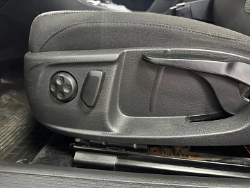 Volkswagen Passat, 2011г, передний привод, робот