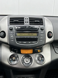 Toyota RAV4, 2012г, полный привод, вариатор