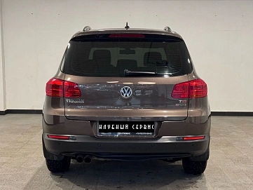 Volkswagen Tiguan, 2015г, передний привод, механика
