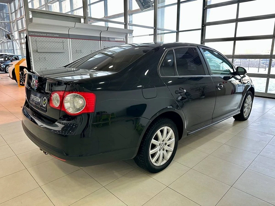 Volkswagen Jetta, 2010г., передний привод, механика