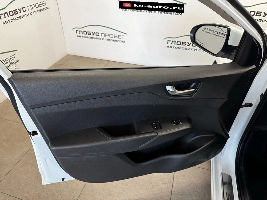 Hyundai Solaris, 2017г., передний привод, автомат