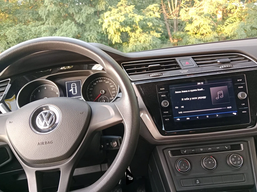 Volkswagen Touran, 2018г., передний привод, механика