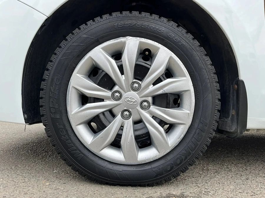 Hyundai Solaris, 2019г., передний привод, автомат