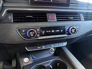 Audi A4, 2019г, передний привод, робот