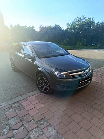 Opel Astra, 2011г., передний привод, механика