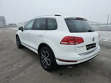 Volkswagen Touareg, 2016г, полный привод, автомат