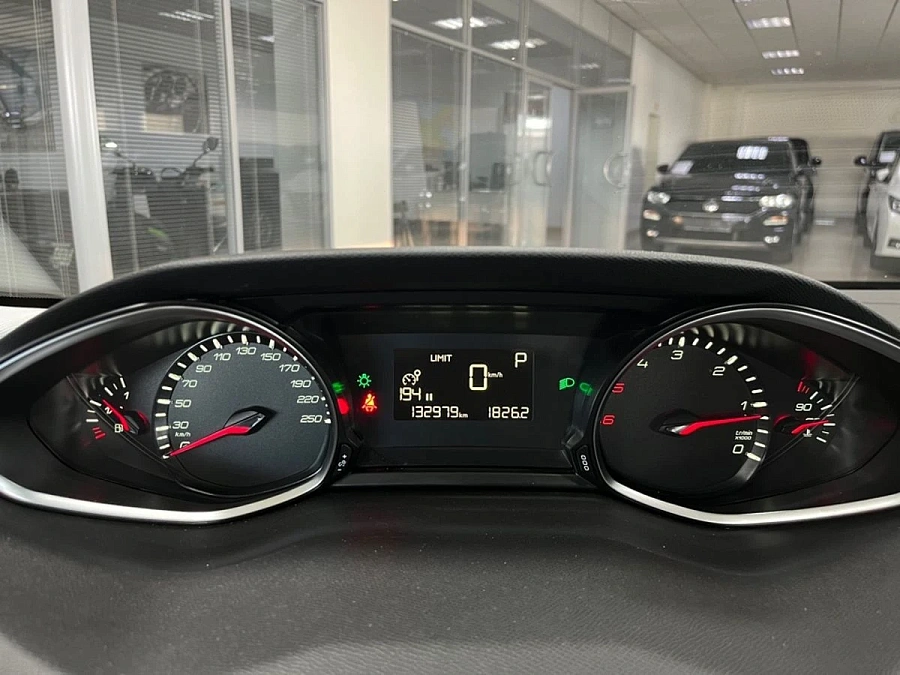Peugeot 308, 2020г., передний привод, автомат