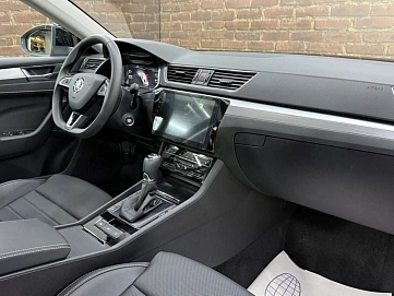 Skoda Superb, 2025г, передний привод, робот