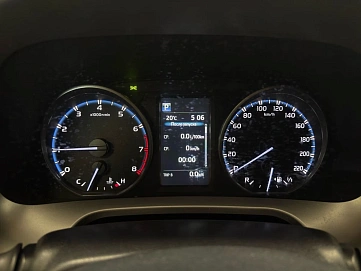 Toyota RAV4, 2015г, передний привод, автомат