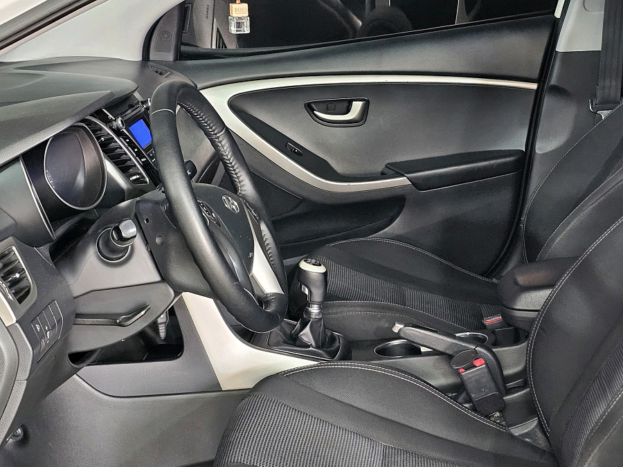 Hyundai i30, 2012г., передний привод, механика
