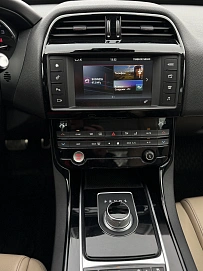 Jaguar XE, 2016г, задний привод, автомат