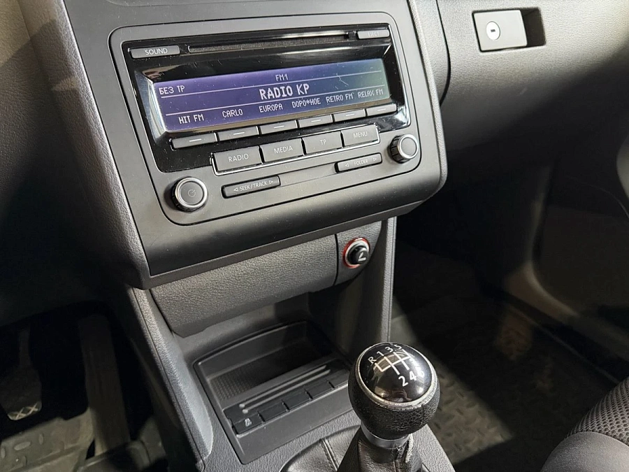 Volkswagen Touran, 2011г., передний привод, механика