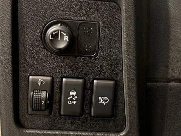 Nissan , 2011г., передний привод, механика