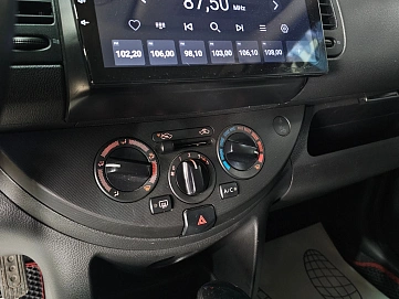 Nissan Note, 2010г, передний привод, автомат