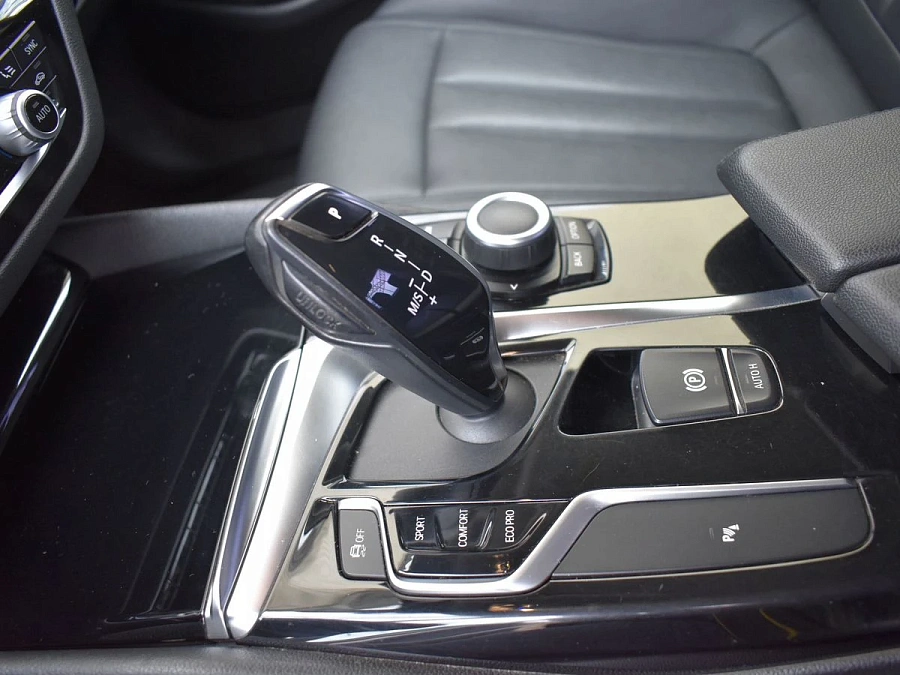 BMW 5 серии, 2018г., задний привод, автомат