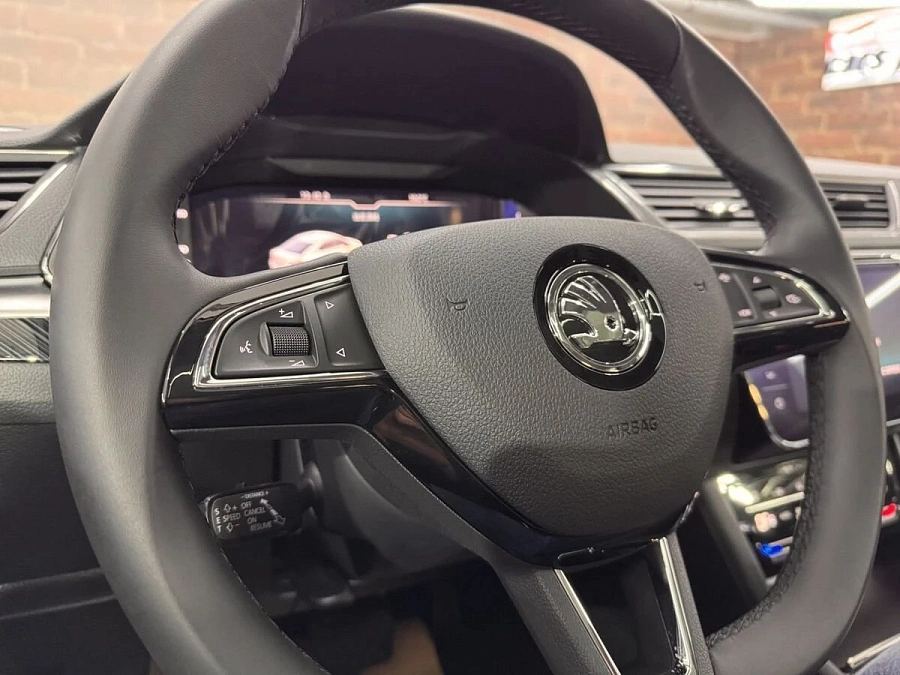 Skoda Superb, 2025г., передний привод, робот