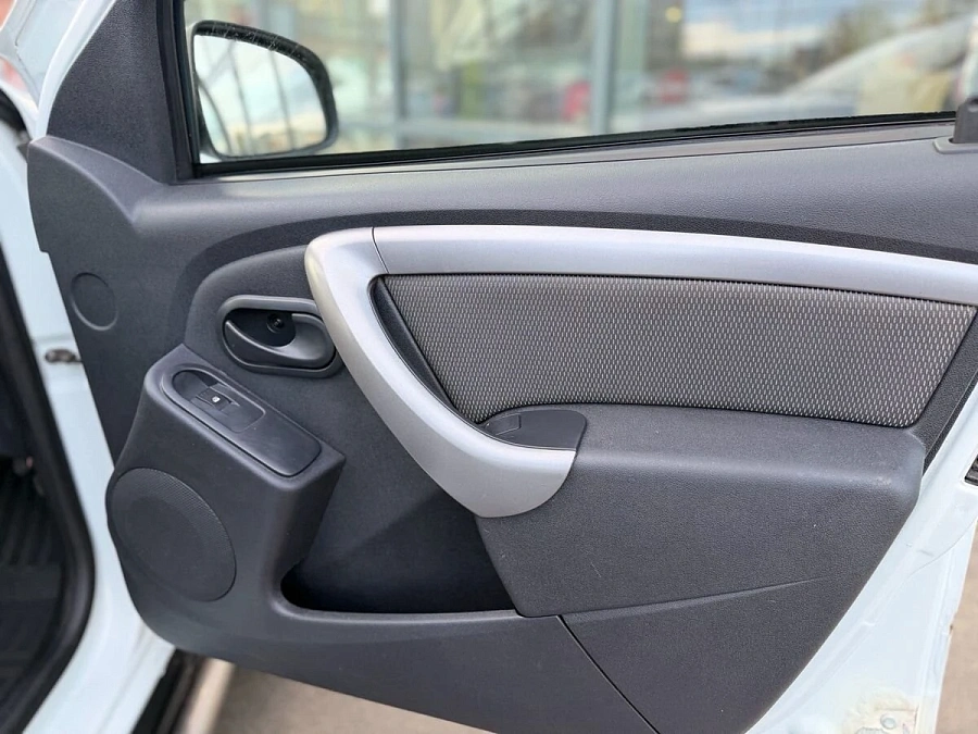 Renault Duster, 2013г., полный привод, механика
