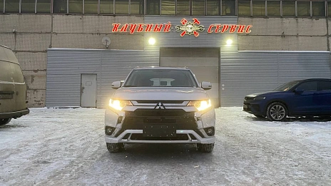 Mitsubishi Outlander, 2022г, передний привод, вариатор