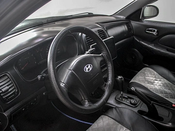 Hyundai Sonata, 2005г, передний привод, автомат