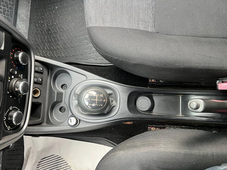 Renault Duster, 2013г., передний привод, механика