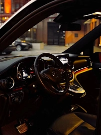 Mercedes-Benz V-Класс, 2021г, полный привод, автомат