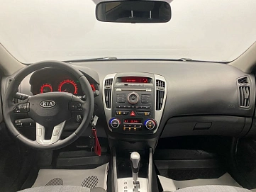Kia Ceed, 2010г, передний привод, автомат