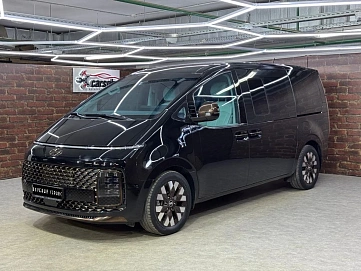 Hyundai Staria, 2022г, передний привод, автомат
