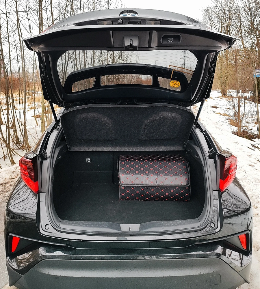 Toyota C-HR, 2020г., передний привод, вариатор