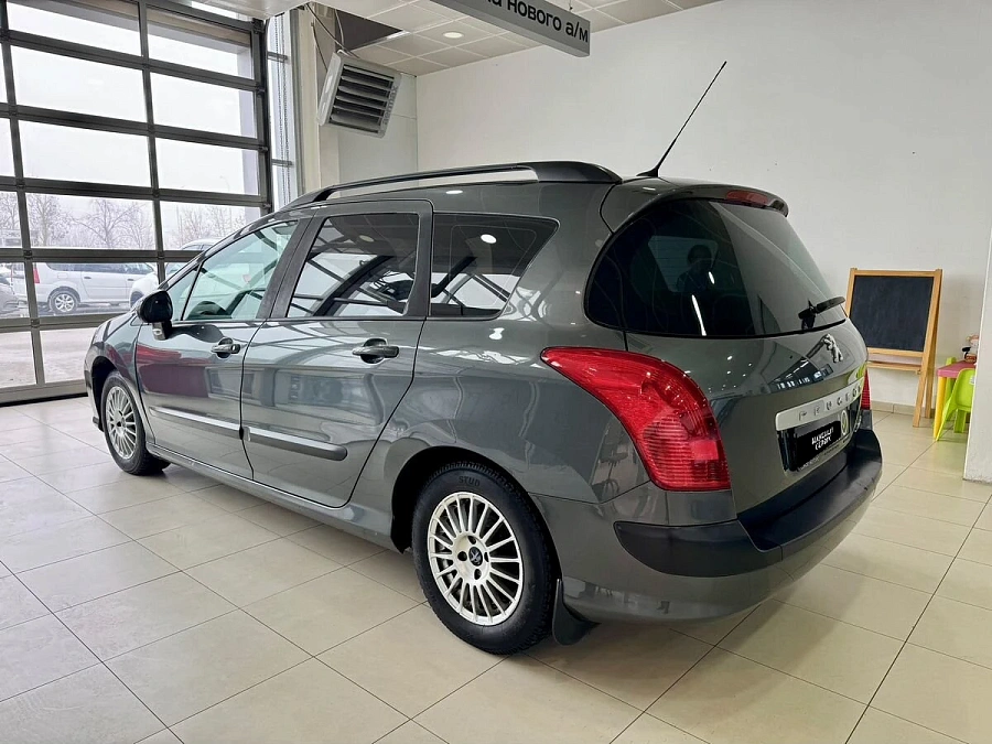 Peugeot 308, 2008г., передний привод, автомат