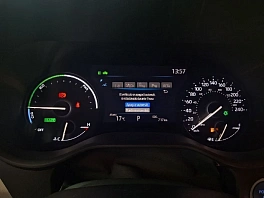 Toyota Sienna, 2021г, передний привод, автомат