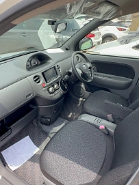 Toyota Sienta, 2015г, передний привод, вариатор