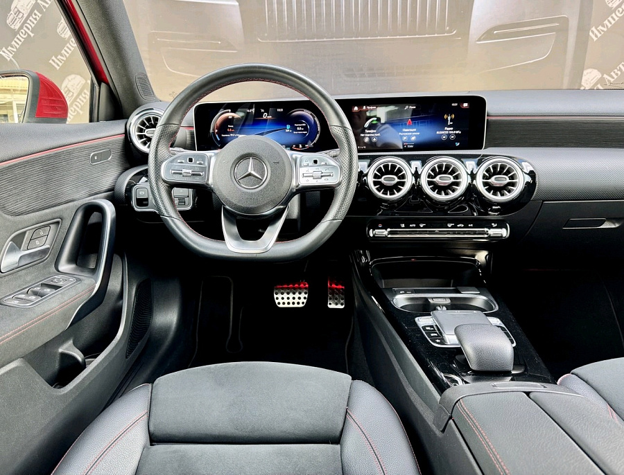 Mercedes-Benz , 2019г., передний привод, робот
