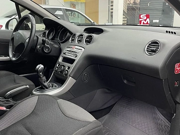 Peugeot 308, 2008г, передний привод, механика