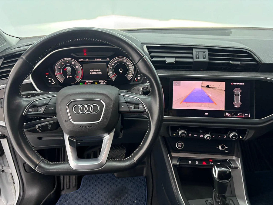 Audi Q3, 2022г., передний привод, робот