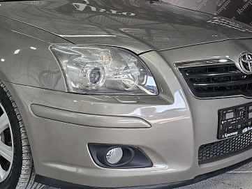 Toyota Avensis, 2006г, передний привод, автомат