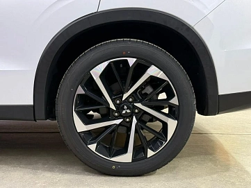 Mitsubishi Outlander, 2023г, передний привод, вариатор