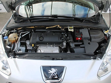 Peugeot 308, 2012г, передний привод, автомат