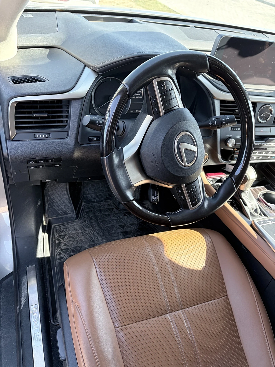 Lexus RX, 2020г., полный привод, автомат