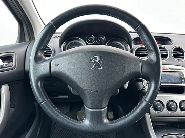 Peugeot 308, 2011г, передний привод, механика
