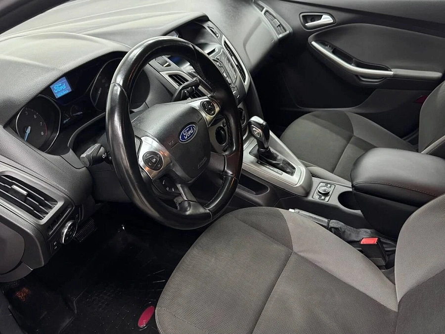 Ford Focus, 2012г., передний привод, робот