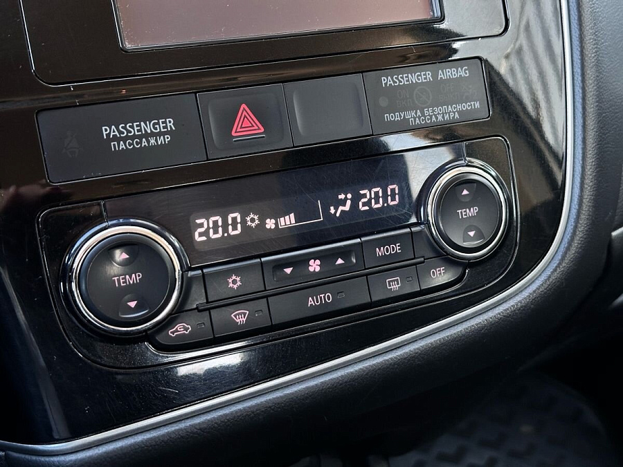 Mitsubishi Outlander, 2015г., полный привод, вариатор