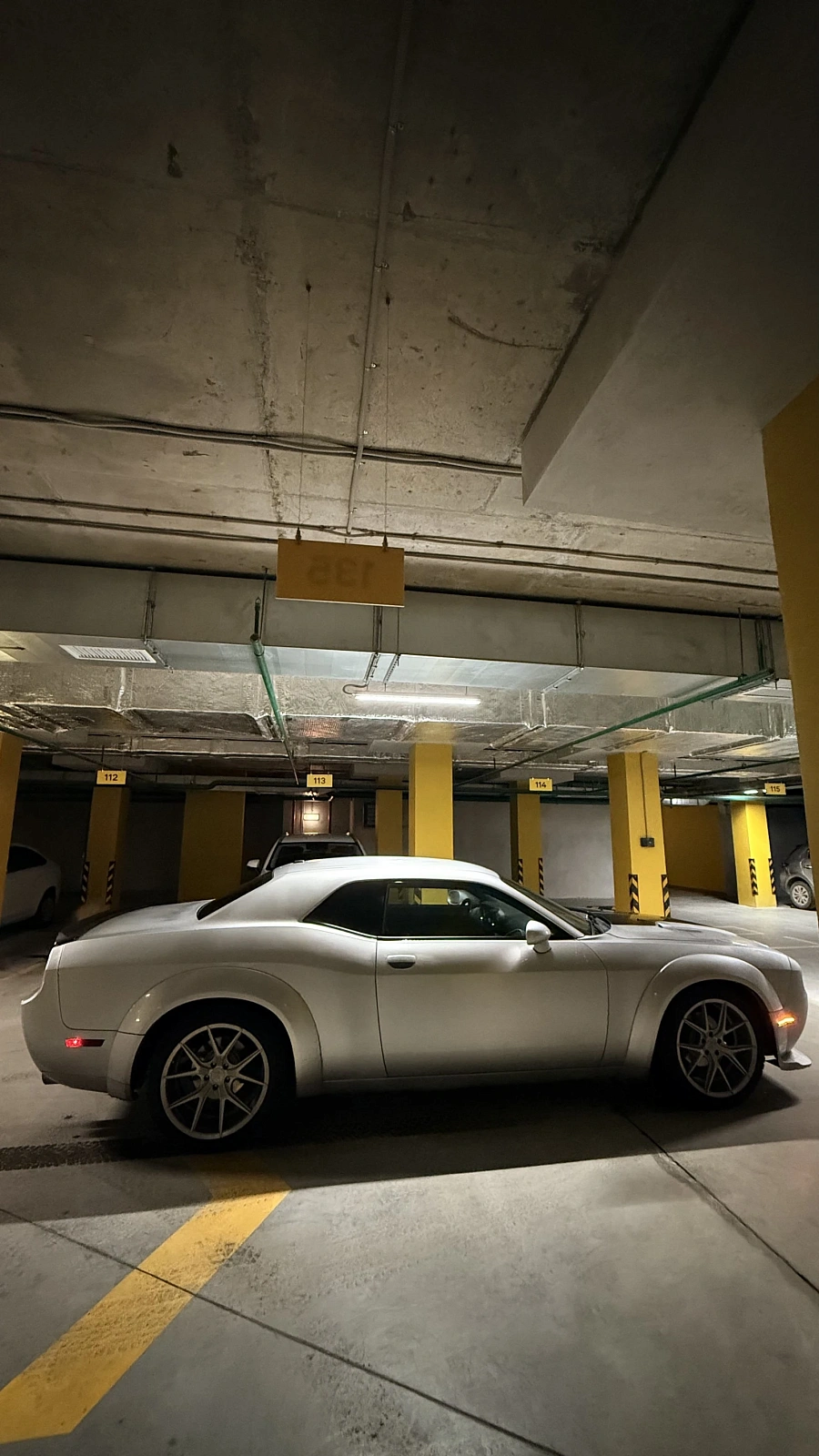 Dodge Challenger, 2012г., задний привод, автомат