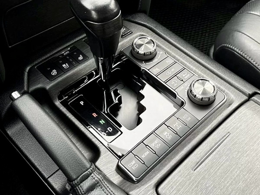 Toyota Land Cruiser, 2021г., полный привод, автомат