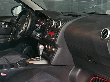 Nissan Qashqai, 2012г, передний привод, вариатор