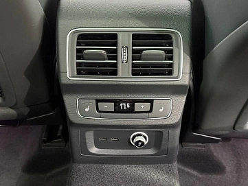 Audi , 2025г., полный привод, робот