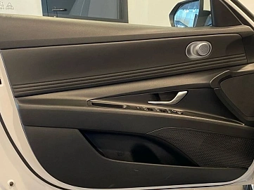 Hyundai Elantra, 2021г, передний привод, автомат