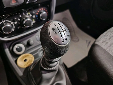 Renault Duster, 2013г, полный привод, механика