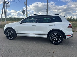 Volkswagen Touareg, 2017г, полный привод, автомат